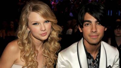 Taylor Swift Fans Can't Believe Ex-Boyfriend Joe Jonas Attended Her SNL Performance - www.glamour.com
