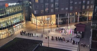 Shoppers who queued through the night for '£2,000 gift bag' from new Range store left fuming - www.manchestereveningnews.co.uk - county Rock