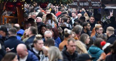 Manchester Christmas Markets stalls had to stop serving alcohol on Saturday night - www.manchestereveningnews.co.uk - Manchester