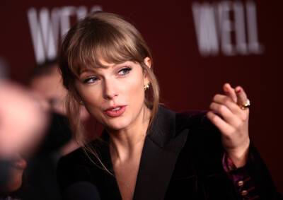 Taylor Swift Thanks Fans For ‘Red’ Support in AMAs Acceptance Speech For Favourite Pop Album - etcanada.com - USA