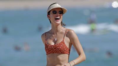 Supermodel Alessandra Ambrosio shows off abs in tiny polka-dot bikini - www.foxnews.com - Hawaii