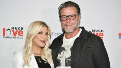 Tori Spelling Shares Family Holiday Card Without Husband Dean McDermott - www.etonline.com