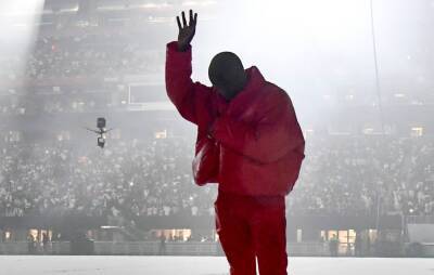 Watch Kanye West’s Sunday Service choir cover Drake’s ‘God’s Plan’ - www.nme.com