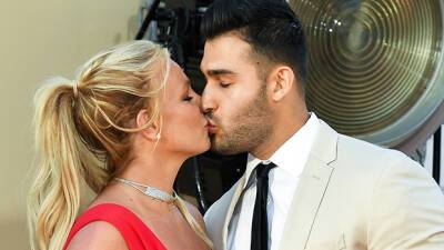 Britney Spears Sam Asghari Kiss As They Celebrate First Thanksgiving Post-Conservatorship - hollywoodlife.com