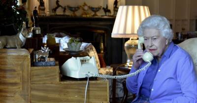 Queen rings just two people from her own phone, says expert - and it’s not Andrew - www.ok.co.uk