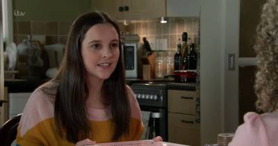 Corrie fans think Amy has figured Curtis out after one question - www.manchestereveningnews.co.uk - county Early