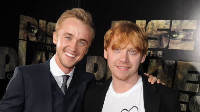 'Harry Potter' Star Tom Felton Reunites With Rupert Grint and More Weasleys - www.etonline.com