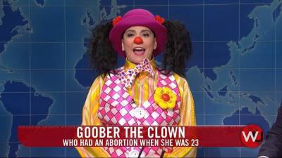 ‘SNL': Cecily Strong Bluntly Defends Abortion Rights on ‘Weekend Update’ – While Dressed as a Clown (Video) - thewrap.com