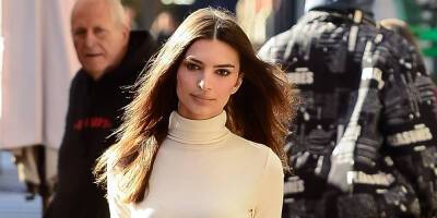 Emily Ratajkowski Promotes Her New Book Of Essays & Speaks About Why She Included Her Experience With Robin Thicke - www.justjared.com - New York