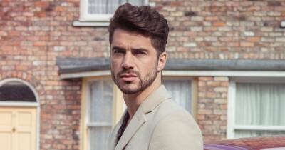 Adam Barlow's new hair has received a BIG reaction from Corrie viewers - www.manchestereveningnews.co.uk