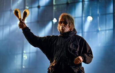 C’MON YOU SNOW: Liam Gallagher responds to Oasis tribute being trapped in pub - www.nme.com