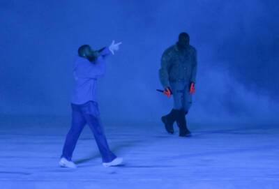 Kanye West Asks Kim Kardashian To ‘Run Right Back To Me’ During Concert With Drake - etcanada.com - Los Angeles