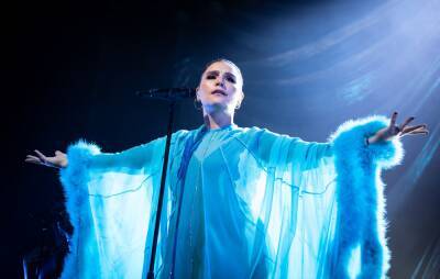 Jessie Ware postpones the rest of her UK tour after crew members contract COVID - www.nme.com - Britain