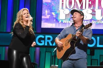 Garth Brooks And Trisha Yearwood Celebrate 16th Anniversary — See The Sweet Pic! - etcanada.com - Nashville