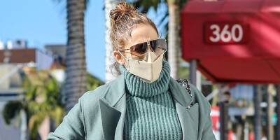 Jennifer Lopez Steps Out For Some High-End Holiday Shopping This Weekend - www.justjared.com - Los Angeles
