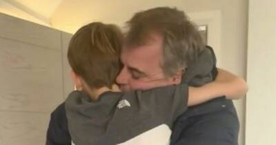 I'm A Celeb's Simon Gregson in tears as he reunites with children after ITV show - www.ok.co.uk