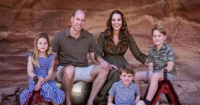 Kate Middleton 'makes secret flirtatious gesture to William' in Christmas card, expert reveals - www.ok.co.uk