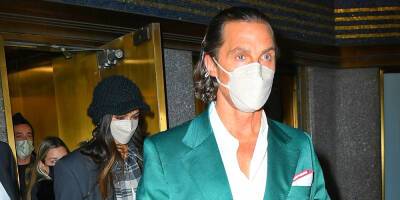 Matthew McConaughey & Camila Alves Step Out in NYC in Coordinating Green Looks - www.justjared.com - Los Angeles - New York