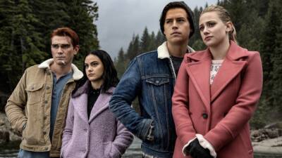 'Riverdale': Cole Sprouse on When the Show Could End and the Teen TV Revival Trend (Exclusive) - www.etonline.com