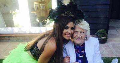 Jess Wright edits Nanny Pat into bump kissing snap in sweet tribute 6 years after death - www.ok.co.uk - Dubai