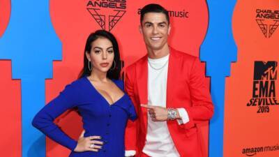 Cristiano Ronaldo Announces Gender of His and Girlfriend Georgina Rodríguez's Twins on the Way - www.etonline.com - Manchester