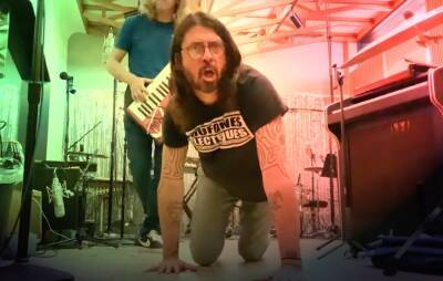 Watch Dave Grohl and Greg Kurstin get some air covering Van Halen’s ‘Jump’ - www.nme.com