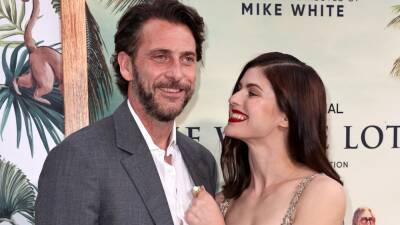 Alexandra Daddario Is Engaged to Producer Andrew Form - www.etonline.com - Los Angeles