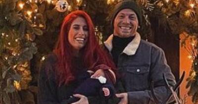 Stacey Solomon reveals stunning Christmas door as she ramps up festive decor at Pickle Cottage - www.ok.co.uk