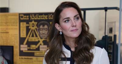 Kate Middleton broke Royal style protocol to prove she's ready 'to be in charge' - www.ok.co.uk