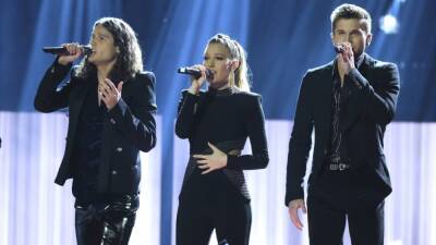 'The Voice' Top 8 Performances: Watch Wendy Moten, Girl Named Tom, Hailey Mia, Jim and Sasha Allen and More! - www.etonline.com