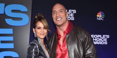 Halle Berry & Dwayne Johnson Meet Up at People's Choice Awards 2021 - See The Pics! - www.justjared.com - Santa Monica