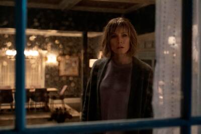 ‘The Woman In The House Across The Street From The Girl In The Window’ Teaser: Kristen Bell Satirizes Mystery Thrillers For Netflix - theplaylist.net