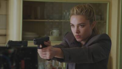 'Hawkeye' Directors Break Down Florence Pugh's Return and That Rooftop Fight (Exclusive) - www.etonline.com