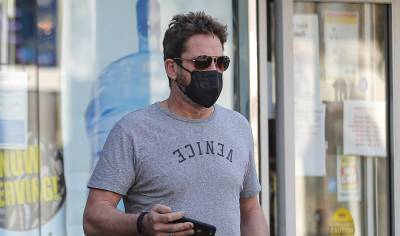 Gerard Butler Stops By Gas Station for Quick Errand Run - www.justjared.com
