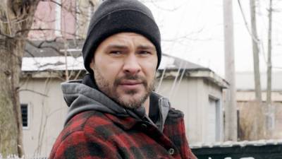 'Chicago P.D.' Sneak Peek: Ruzek and Halstead Go Undercover, But It Gets Ugly Fast (Exclusive) - www.etonline.com - Chicago