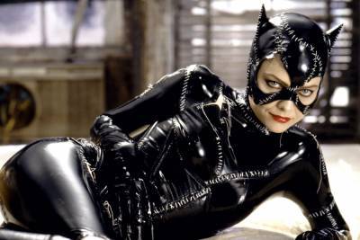 Michelle Pfeiffer’s whip stunt in ‘Batman Returns’ gives Twitter whiplash - nypost.com