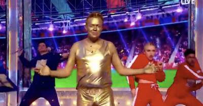 Ant and Dec’s Saturday Night Takeaway fans left flustered as they spot Stephen Mulhern’s bulge in skimpy gold shorts - www.ok.co.uk