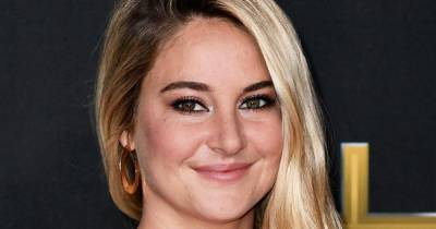Shailene Woodley’s Engagement Ring From Aaron Rodgers Is Worth an Estimated $90,000 - www.usmagazine.com