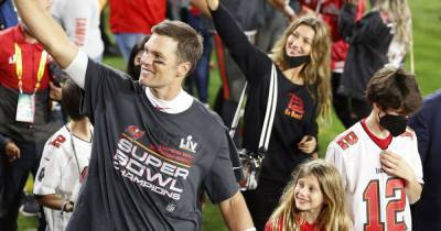 Tom Brady Adorably Celebrates Super Bowl LV Win With 3 Kids: Photos - www.usmagazine.com - California - county Bay - Kansas City
