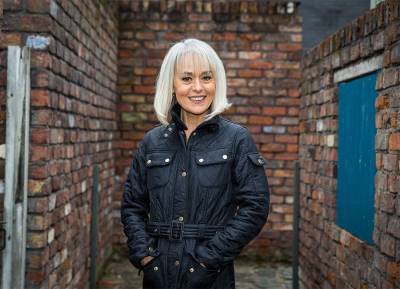 Tracie Bennett to return to Corrie as Rita’s foster daughter after 22 years - evoke.ie