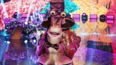 'The Masked Singer' Season 5 Premiere: The Snail Gets Salted in Most Surprising Unmasking Ever! - www.etonline.com - Russia