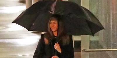 Jennifer Aniston Films in the Rain for 'The Morning Show' - www.justjared.com - Los Angeles