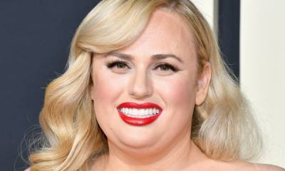 Rebel Wilson wows in new swimming pool photo – fans react - hellomagazine.com