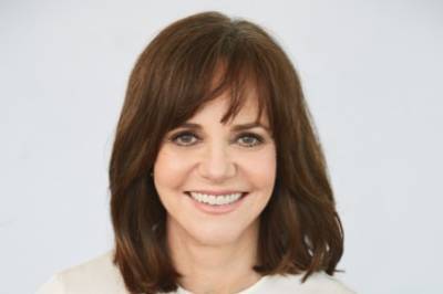 Sally Field Joins HBO’s 1980s Lakers Series as Jerry Buss’ Mother - variety.com - Los Angeles - Los Angeles