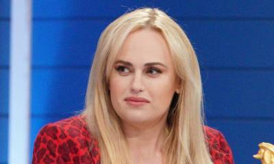 Rebel Wilson suffers painful injury following road accident while cycling in London - hellomagazine.com - Britain - London