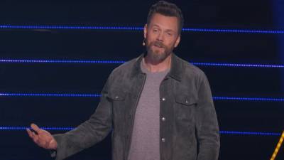 'The Masked Singer': Joel McHale Is Left 'Speechless' by The Raccoon's Performance (Exclusive) - www.etonline.com