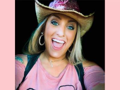Rising Country Singer Taylor Dee, 33, Dead After Car Crash - perezhilton.com - Texas