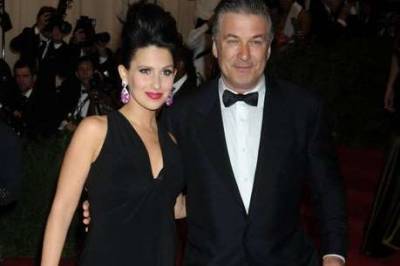 Alec Baldwin deletes Twitter after Gillian Anderson ‘accent’ comment - www.msn.com - Spain - USA