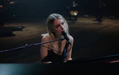 Watch Wolf Alice give ‘The Last Man On Earth’ stunning live debut on ‘Jools’ - www.nme.com - London