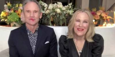 Catherine O'Hara's Husband Bo Welch Has Her Lipstick All Over Him During Critics Choice Awards - www.justjared.com - county Levy